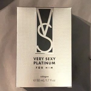 VS Platinum cologne 💦⚗️
By Victoria secret🛍🐕💖